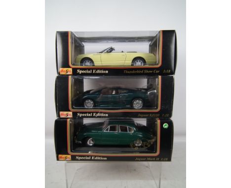 Maisto - 3 boxed 1/18 scale diecast vehicles to include #31833 Jaguar Mark II, #31866 Thunderbird Show Car and #31807 Jaguar 