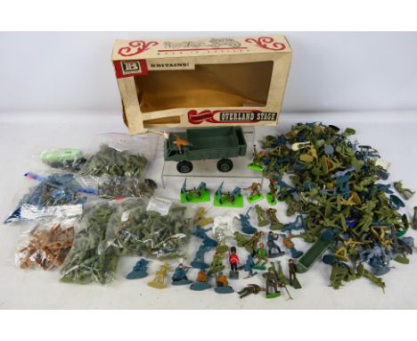 Airfix - Britains Deetail - Britains - Other - A large quantity of plastic toy soldiers, predominately Airfix, and some acces