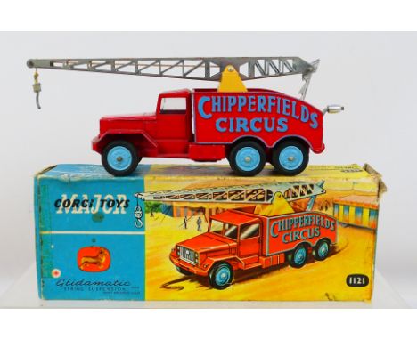 Corgi - A boxed # 1121 Chipperfield's Circus Crane Truck. Item appear to be in very good condition and comes in a good-very g