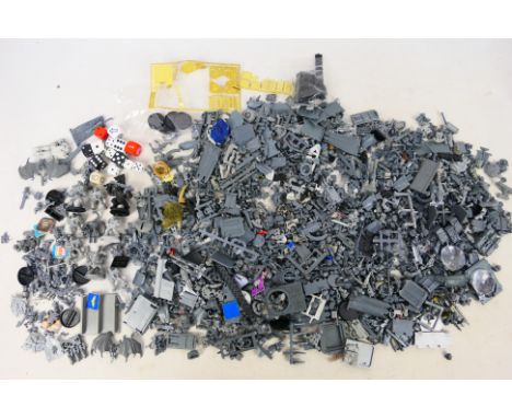 Warhammer - Citadel - Games Workshop - A very large quantity of Warhammer predominately plastic parts. Lot contains loose, un