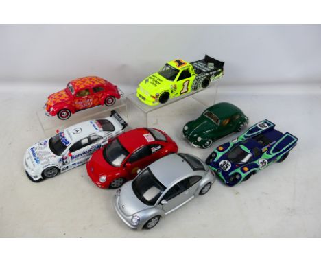 Maisto - Gate - Racing Champions - 7 unboxed 1/18 scale diecast cars to include Volkswagen 1951 Beetle (valentine 2000), Volk