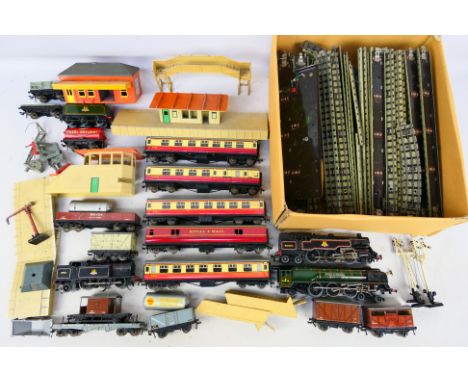 Hornby Dublo - A assortment of mixed models railway items in OO scale. Includes 3 x 3-rail locomotives; Duchess Class 4-6-2 '