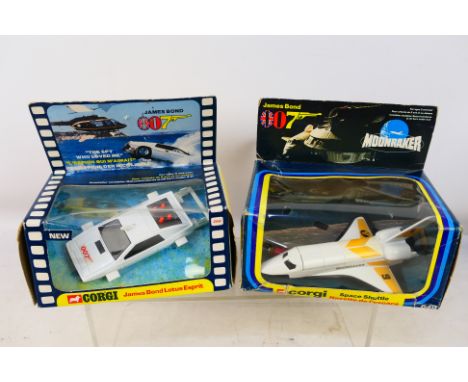 Corgi - A pair of James Bond 007 diecast vehicles to include #269 'The Spy Who Loved Me' Lotus Esprit and #649 'Moonraker' Sp