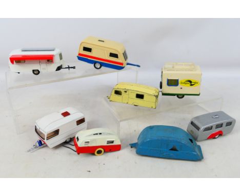 Tekno - Marklin - Kemlow - Others - 8 unboxed plastic and diecast caravans longest measuring approximately 10cm. Includes 182
