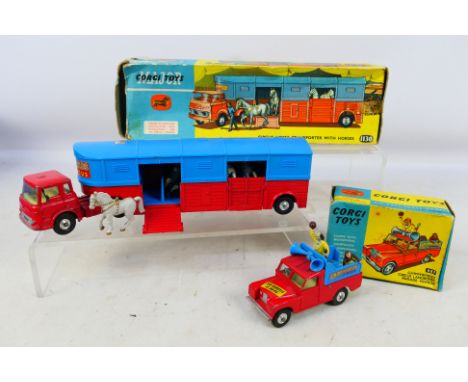 Corgi - A pair of Boxed Circus themed diecast to include #487 Chipperfields Circus Landrover Parade Vehicle and #1130 Circus 
