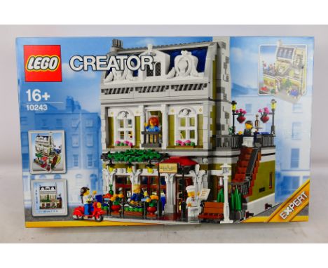 Lego - A boxed 2014 Lego Creator Expert 'Modular Buildings Collection' #10243 Parisian Restaurant. The set has been resealed 