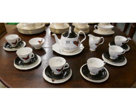 Royal Albert tea service - Mandalay pattern