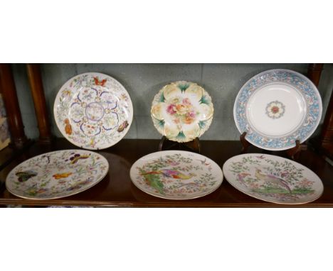 Collection of plates to include Wedgwood Florentine &amp; Royal Worcester