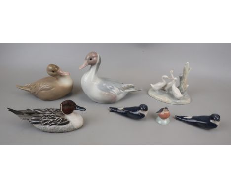 Collection of bird figurines to include Lladro, Nao &amp; Royal Copenhagen