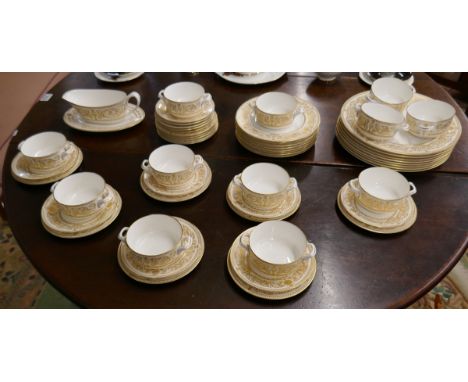 Royal Worcester diner service - Hyde Park Pattern