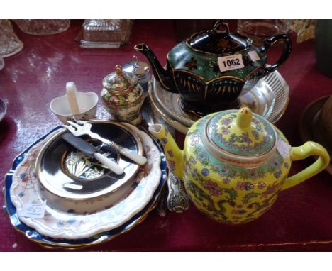 Three decorative plates, a Worcester coddler, Chokin art plate, fish slice, etc. - sold with two teapots and two bowls
