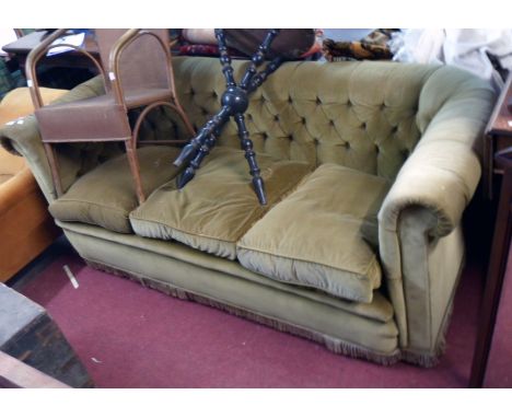 A 6' 20th Century three seater Chesterfield settee upholstered in button back green velour 