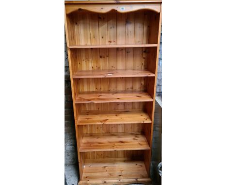 5 SHELF WOODEN BOOKCASE