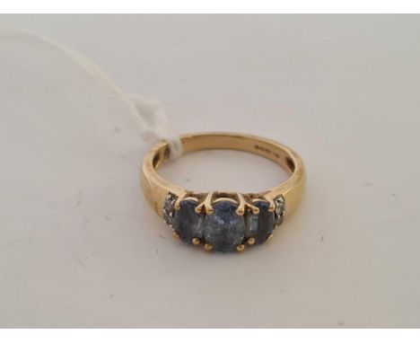 HALLMARKED 9ct GOLD AQUAMARINE RING