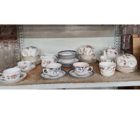 SHELF WITH VARIOUS PART TEA / COFFEE SETS BY MINTON &amp; QUEENS