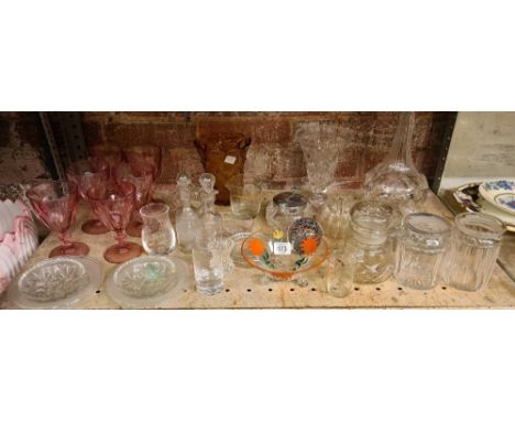 SHELF OF MIXED GLASSWARE