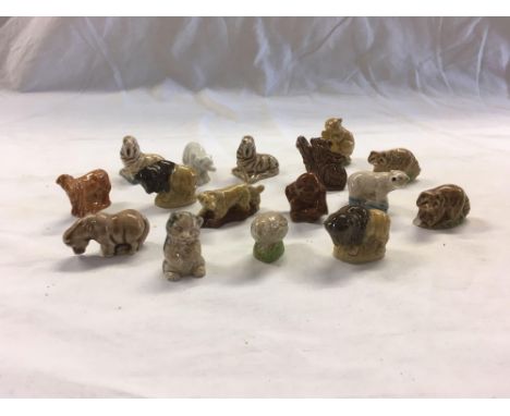 BOX OF 16 WADE ANIMAL FIGURES