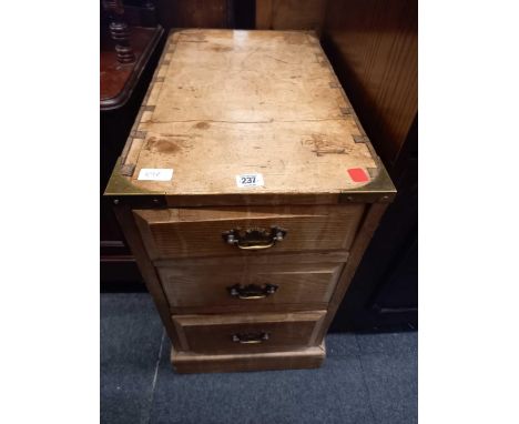 VINTAGE LIGHT OAK SET OF DRAWERS WITH BRASS HANDLES