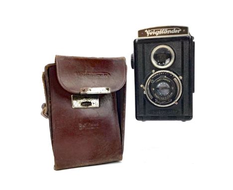 VOITLANDER BRILLIANT TWIN LENS REFLEX CAMERA, along with Voigtar 1:4.5 F=7.5cm lens, in leather carrying case