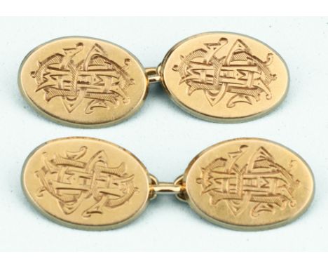 A Pair of Victorian 18 ct Gold Chain Link Cufflinks, with monogram engraving, 11g