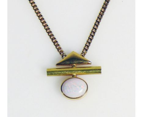 Collier18ct GG; Anhänger besetzt mit ovalem, hellem Opal-Cabochon; L: 42 cm; 11,2g