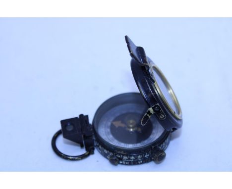 A WW1 period verners pattern compass, no markings (crack to glass) 