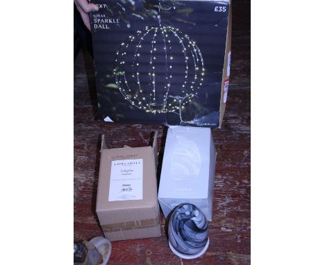 A selection of assorted light fittings (unchecked) 