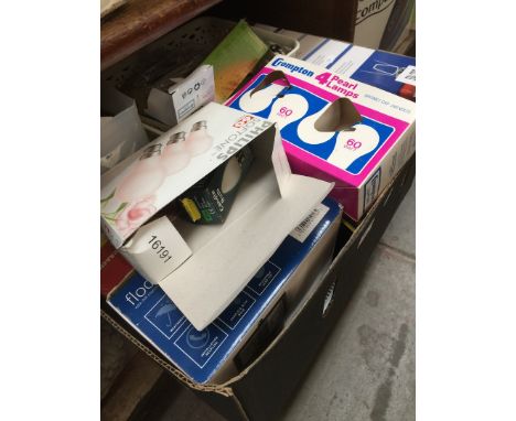 Box of misc light bulbs 