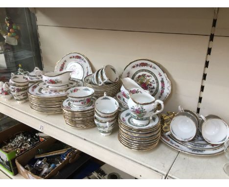 Paragon Tree of Kashmir dinner/tea service - approx 89 pieces 