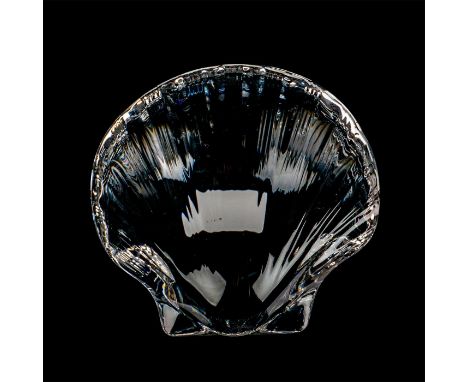 A clear beautiful scallop figure with cut details. Baccarat sticker on the top and etched mark on the sides. This item has it