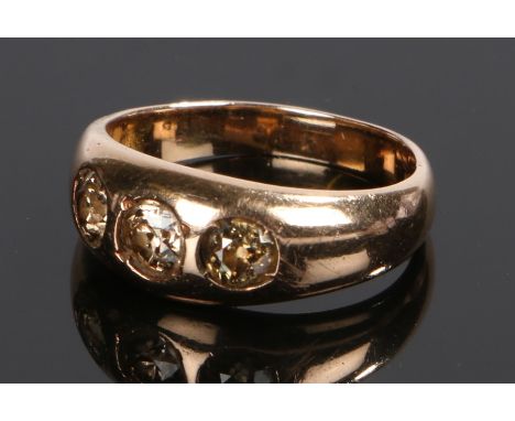 14 carat gold diamond set ring, with three round cut diamonds to the head, ring size L