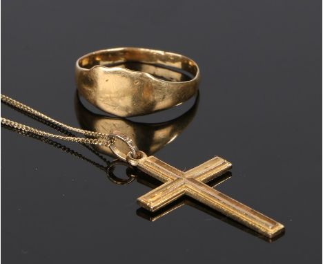 Jewellery, to include a 9 carat gold chain, a gold signet ring and a gold plated cross, (3)