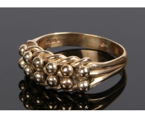 9 carat gold gentleman's keepers ring, of typical form, 8.6 grams, ring size Z+1