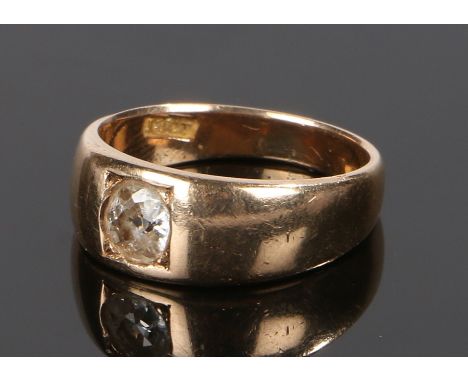 18 carat gold diamond set solitaire ring, the round cut diamond at approximately 0.40 carat, ring size O
