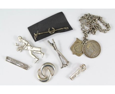 Silver Jewellery, including 1888 silver half crown pendant on silver fob chain; golf stick brooch; golf caddy brooch; two lil