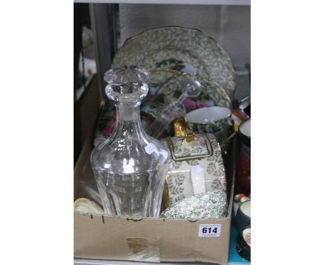 A GROUP OF CERAMICS AND GLASS, to include etched decanter, Clarice Cliff 'Crocus' trinket dish (chipped and cracked), Imperia