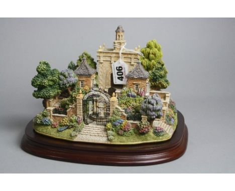 A BOXED LIMITED EDITION LILLIPUT LANE SCULPTURE, 'The Millenium Gate', No.1330/2000, with plinth and certificate