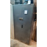 ARMOIRE DE MÉTAL 2 PORTES 36'' X 72''