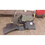 LOT DE TAPIS POUR VOITURE