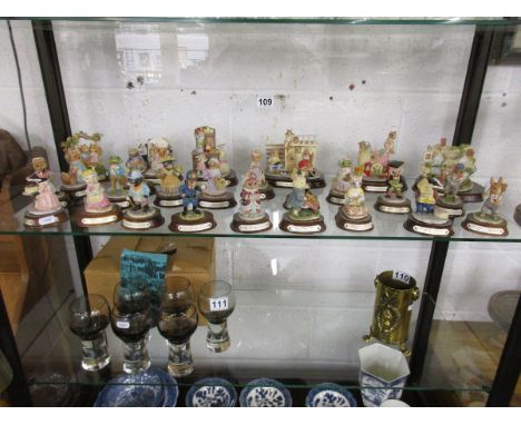 Shelf of Leonardo figures