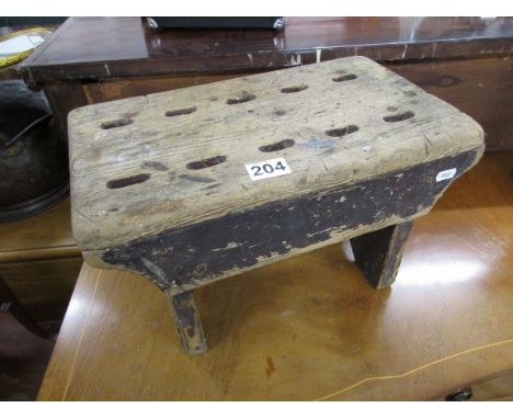 Early pine stool