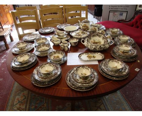 Royal Worcester Palissy dinner service - 80+ pieces