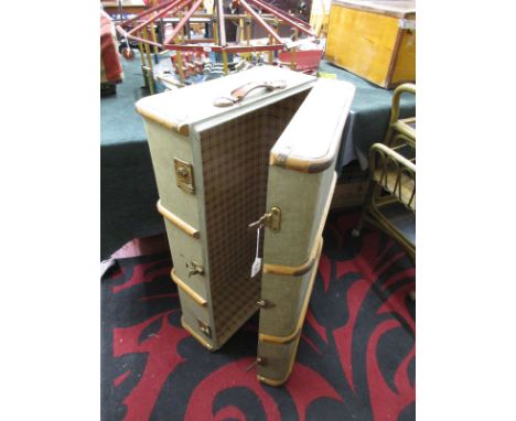 Canvas travelling trunk