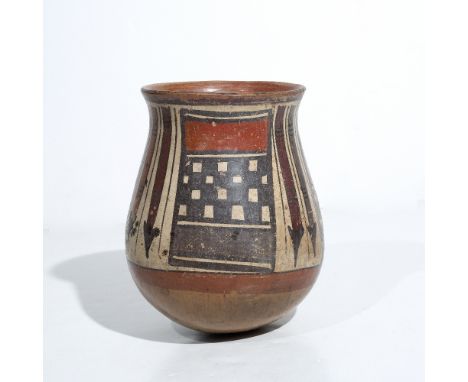 A PRE-COLUMBIAN,&nbsp; NAZCA, TERRACOTTA POT, with white painted ground and pointed down arrow decoration 6.5cm high&nbsp;