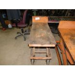 LOADING FEE $10: Hydraulic Air lift cart.