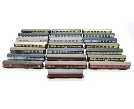 A mixed collection of OO gauge carriages to include Hornby, Mainline, Tri-Ang, Bachmann and Lima.