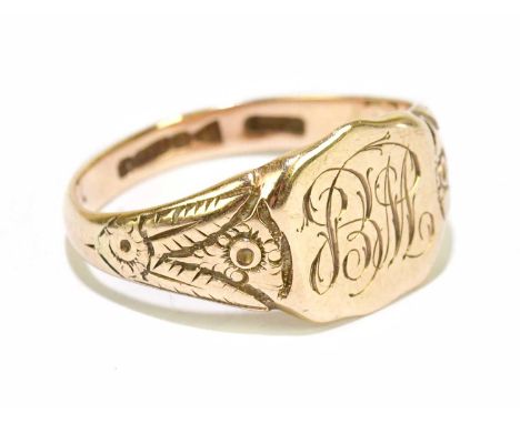 A 9ct gold signet ring, 3.4g.