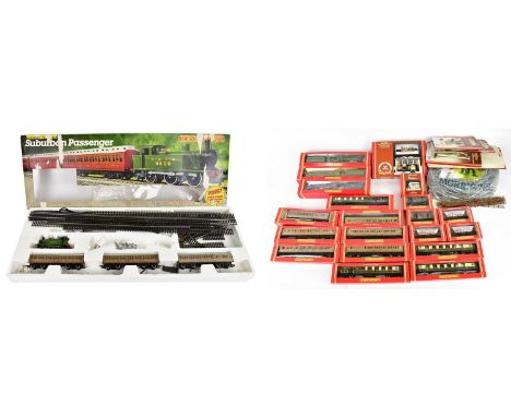 HORNBY; a mixed collection of OO gauge tenders and tracks, to include ‘R.233 Pullman Third Class Parlour Brake’, ‘R.048 Twent