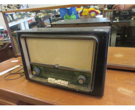 VINTAGE PHILIPS RADIO CIRCA 1950S, 52CM WIDE