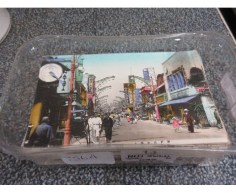 COLLECTION OF VINTAGE POSTCARDS